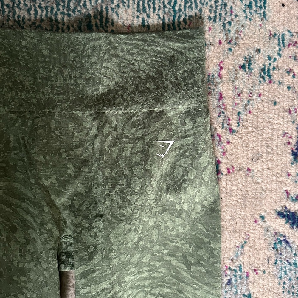 Green Patterned gym shark leggings